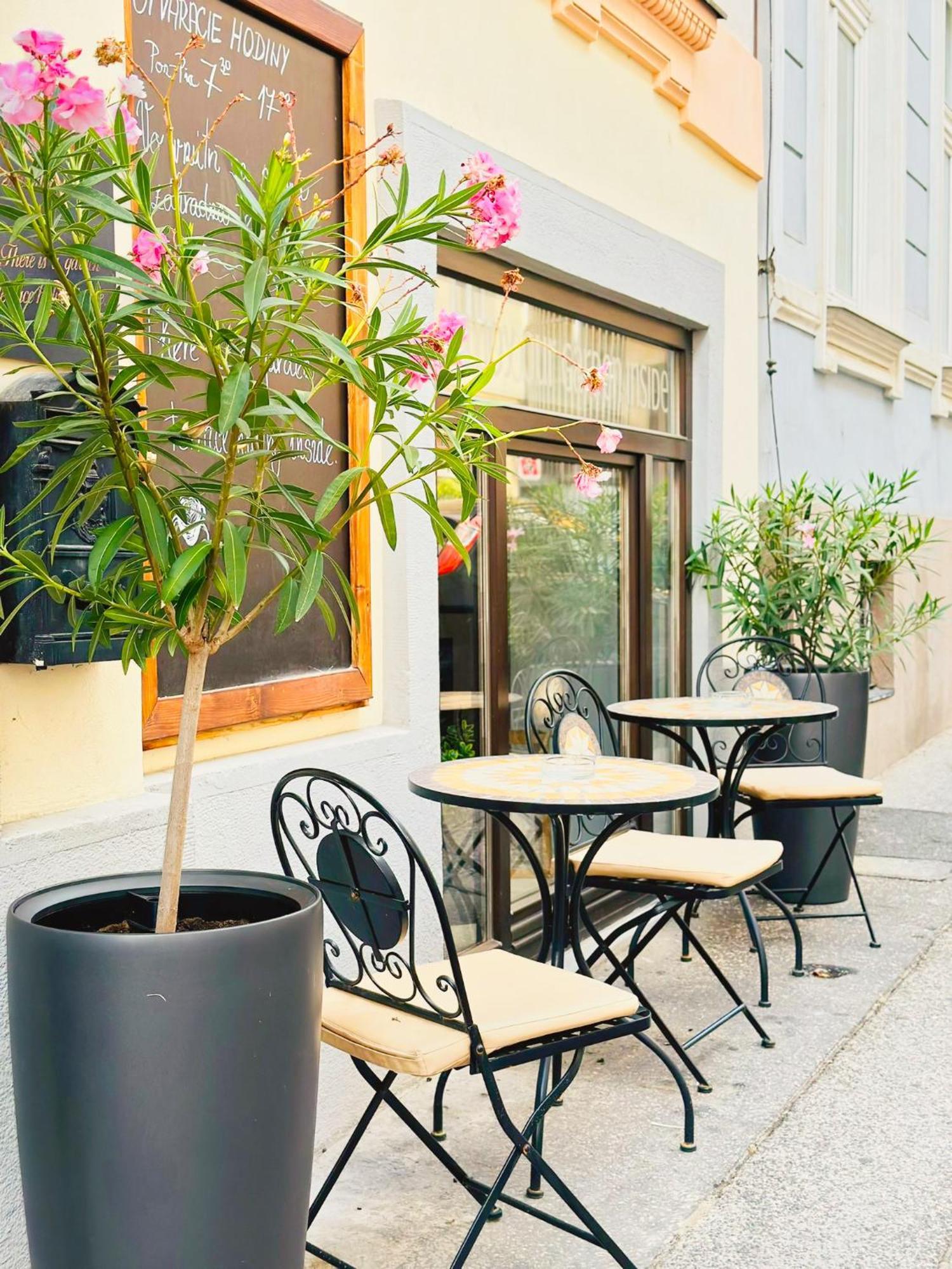 Petit Hotel 3*